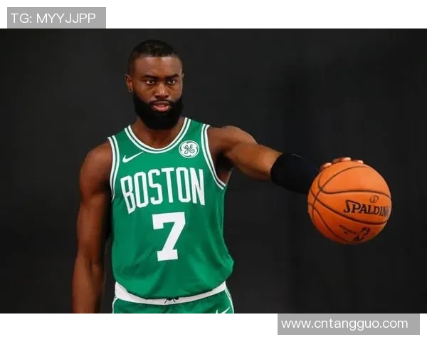 杰伦布朗如何在NBA赛场上展现出色的领导力与全能表现 杰伦布朗如何在NBA赛场上展现出色的领导力与全能表现