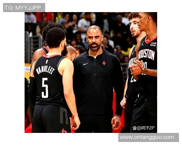 火箭与勇士的激烈对决四月一日精彩回顾与赛后分析